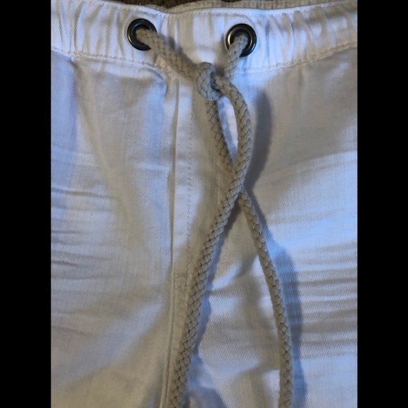 Aerie Fringe Shorts White Drawstring Waist M Casual Beach Backyard Barbecue - Picture 3 of 4